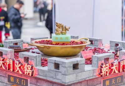 綦江開火鍋加盟店，如何服務(wù)才體貼周到？