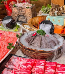 朝天門火鍋?zhàn)哌M(jìn)迪拜，為迪拜游子送上地道中國味！
