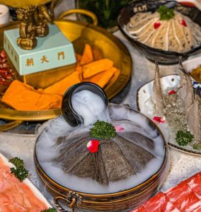 火鍋店如何鞏固老客戶并開發(fā)新客源？