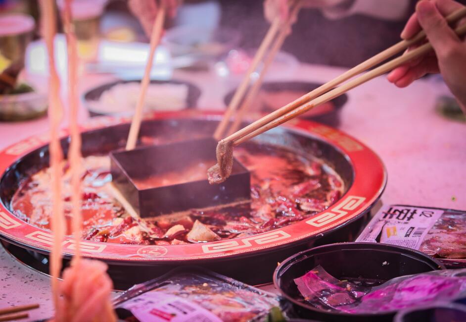 吉林開火鍋加盟店，經(jīng)營的時候需要注意什么？