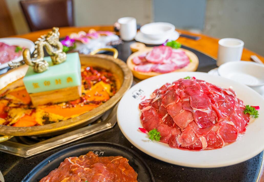 夏天吃火鍋有多痛快？來體驗(yàn)酣暢淋漓的感覺！