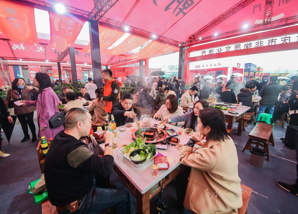 遼陽(yáng)開(kāi)火鍋加盟店需要哪些成本？