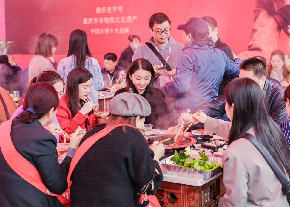 為什么現(xiàn)在的火鍋店都在開拓甜品賽道？