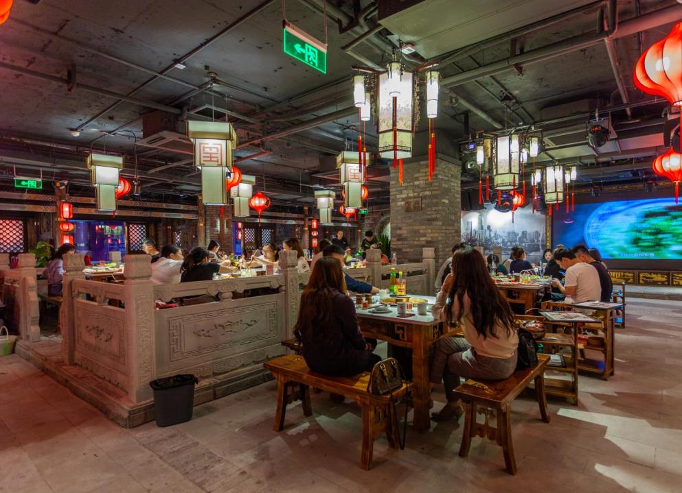 開火鍋店如何利用店門前的廣告位宣傳？