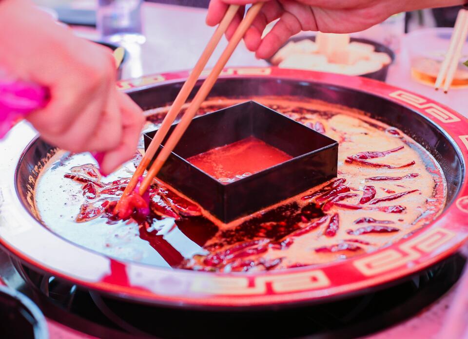 烏海開火鍋加盟店，如何開展?fàn)I銷小活動(dòng)？