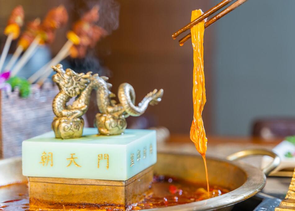 萬州開火鍋加盟店，如何讓年輕人產(chǎn)生興趣？