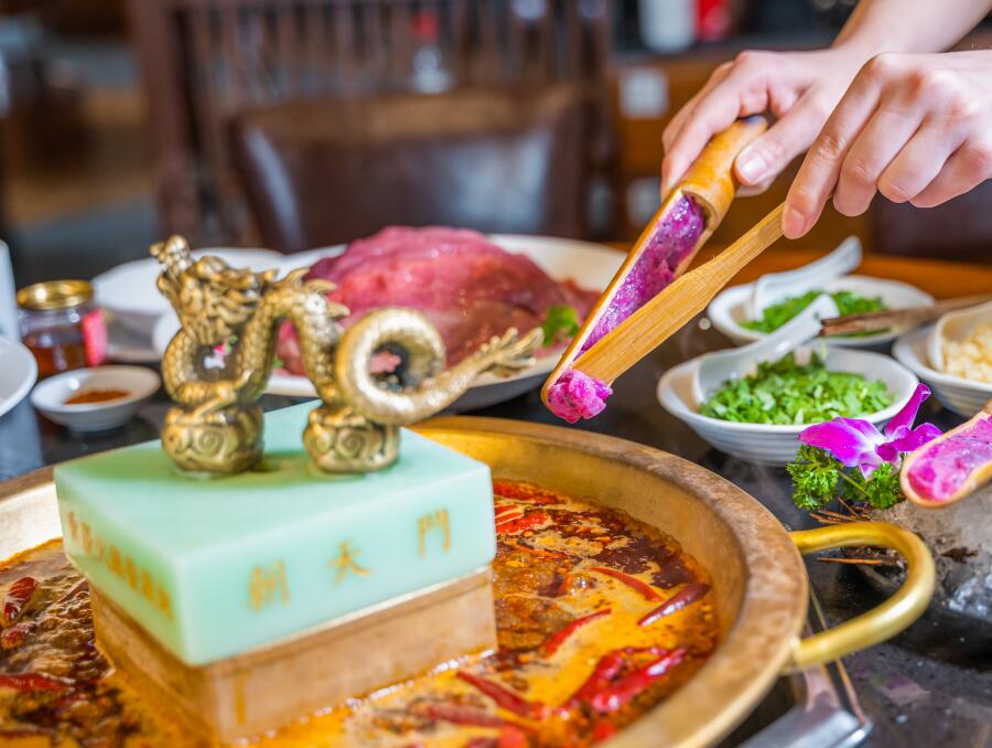 墊江開(kāi)火鍋加盟店，如何做好戶外宣傳？