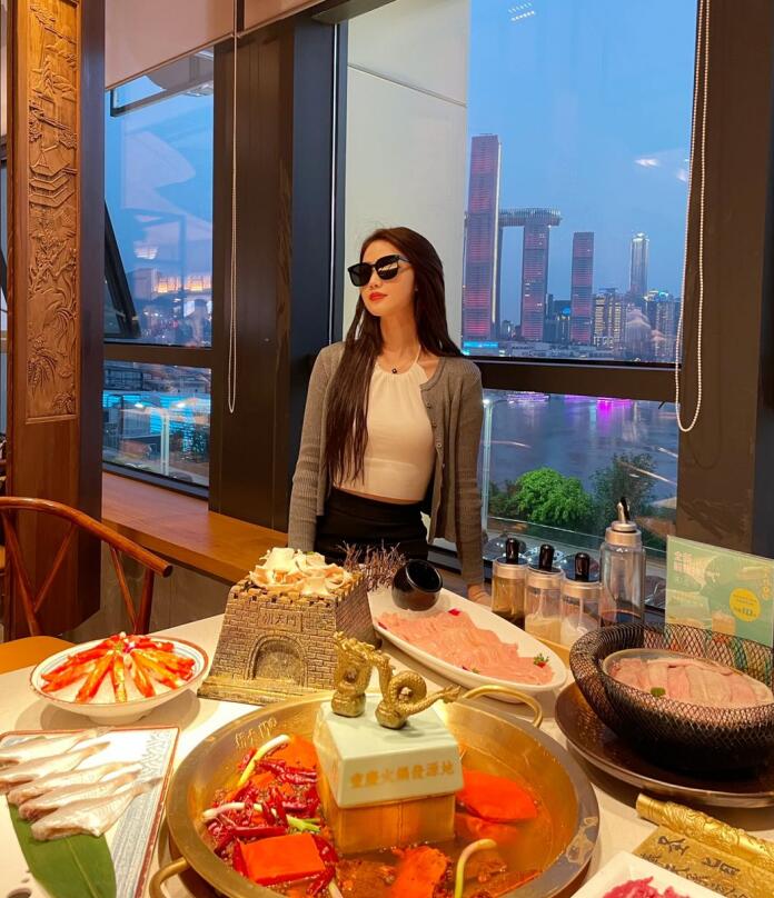 天冷了吃什么？朝天門為你送上熱辣滾燙的火鍋！