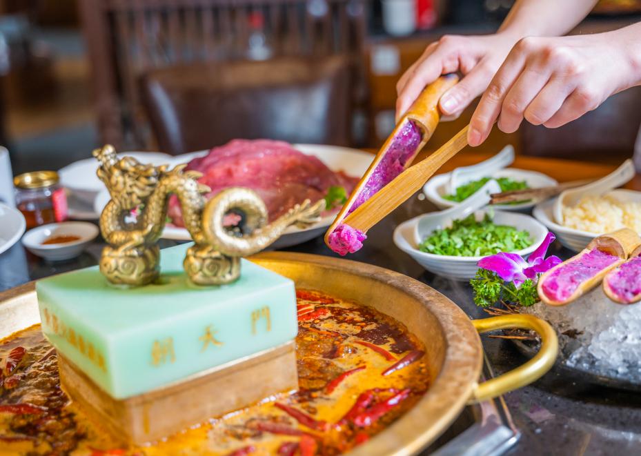 重慶有名氣的火鍋品牌有哪些？這家的歷史有點(diǎn)久遠(yuǎn)！