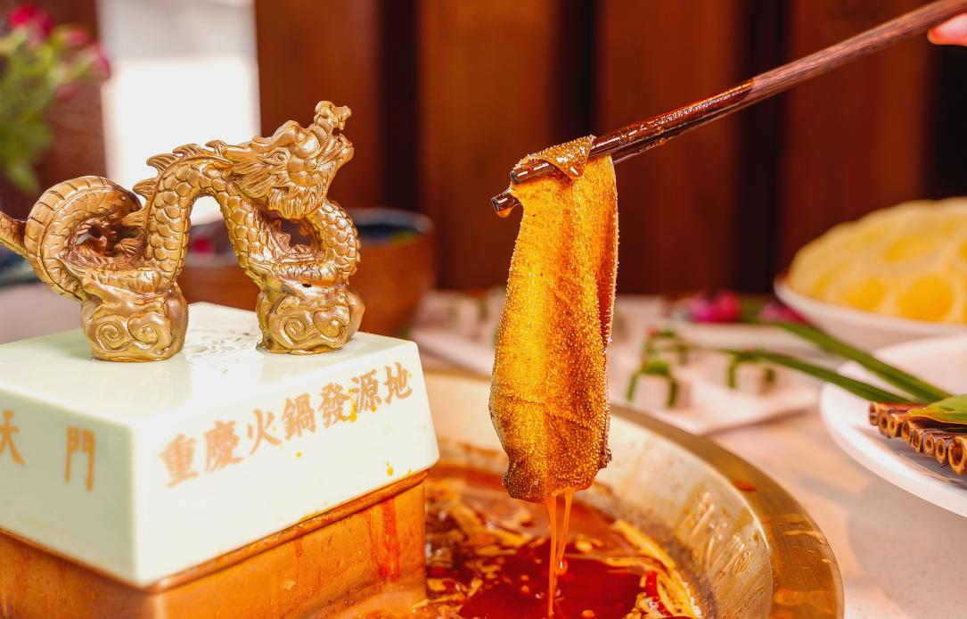 對面的火鍋店生意火爆，你該怎么辦？