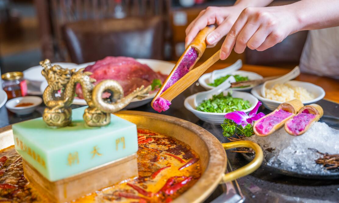 土到極致就是潮？餐廳越“土”，生意越好？