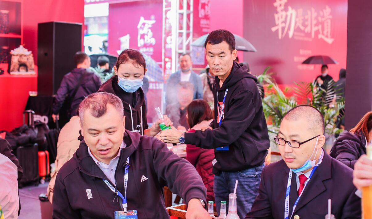 什么樣的店長？讓一家新開火鍋店，生意如此的好！