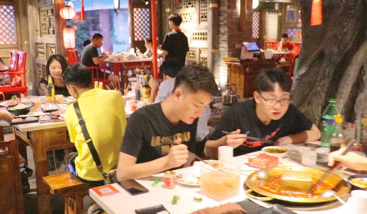 為什么干餐飲這么難？火鍋加盟有何優(yōu)勢(shì)？