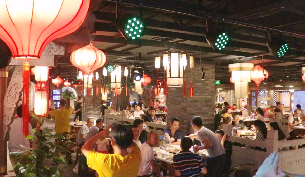 看了奧運(yùn)運(yùn)動員的肌肉，我決定多吃高蛋白火鍋菜品！