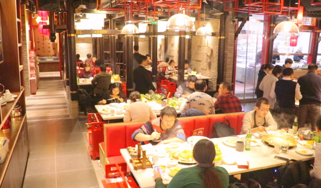 招5個(gè)服務(wù)員，可以開(kāi)一家重慶火鍋店？